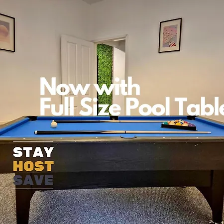 Spacious 2 Bed With Full Size Pool Table & Sky Sports - Sleeps Upto 8 - Close To Centre With Free Parking - Hosted By Host Save